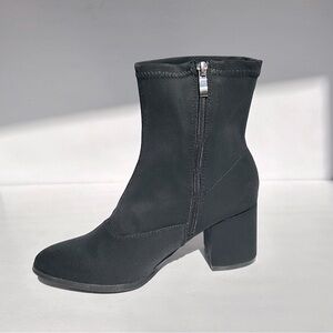 Boohoo womens chunky block heel pointed toe sock boots booties ankle boot Size 6